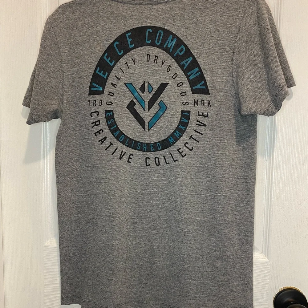 VEECE Co. Gray T-Shirt - Picture 1 of 4